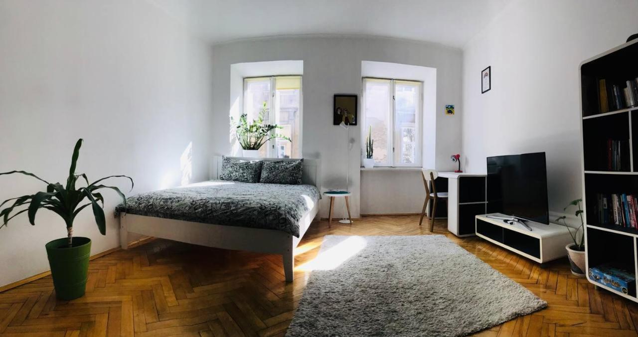 Berlin Apartment Lviv Luaran gambar
